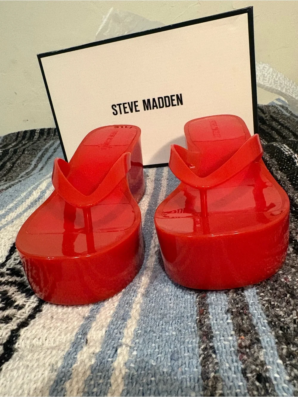 Steve Madden Red Orange  Platform Flip Flop Sandals, women’s 8, NWB & Tote Bag
